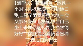 【我是骚姐姐】理发店小两口胆子大，店门口人来人往，儿子背对着写作业，口交啪啪也不怕突然来人，紧张刺激