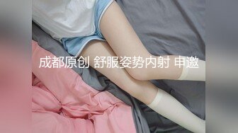 性感内衣的热红发女孩骑着公鸡和甜蜜的呻吟