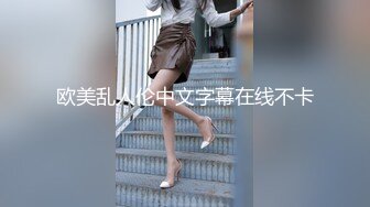   颜值不错的小少妇伺候两大哥激情啪啪，嘴里含着冰块把两鸡巴一起塞嘴里舔