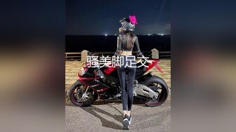 开档黑丝美眉 啊啊老公太大了好深 不行了 说好只是拍写真最后却把我操了 无套输出 拔吊射