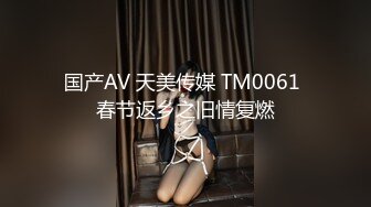 小哥会所享受大奶技师的莞式服务，水床精油SPA按摩，大奶子全身漫游蹭得好痒，又给口又给舔让吃奶子还让草